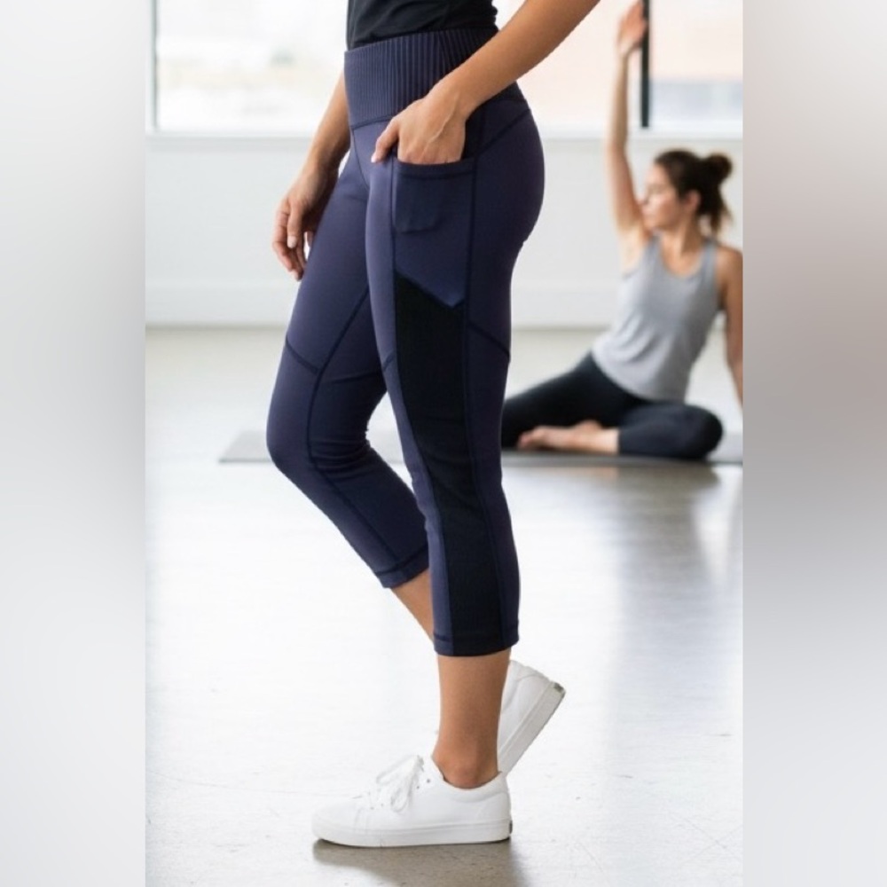 Lululemon dark purple workout Capri, size 8